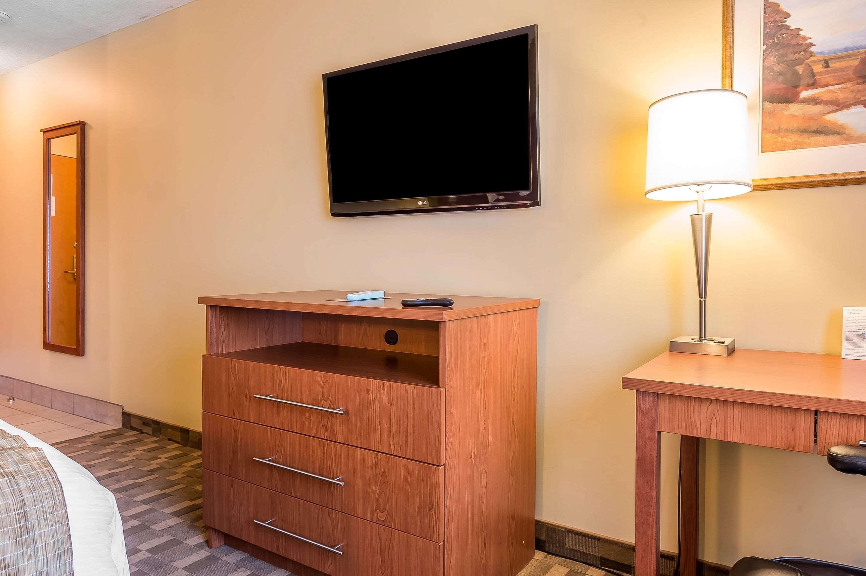 Quality Inn & Suites Hawkesbury Εξωτερικό φωτογραφία