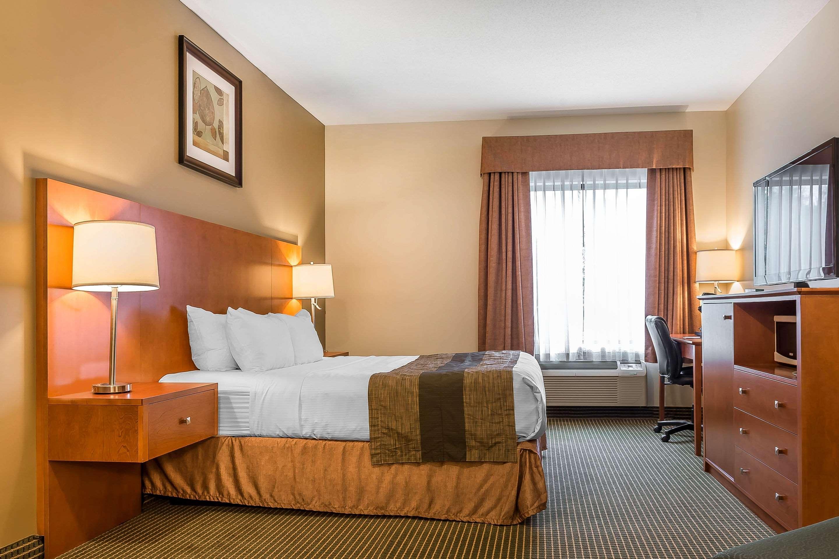 Quality Inn & Suites Hawkesbury Εξωτερικό φωτογραφία