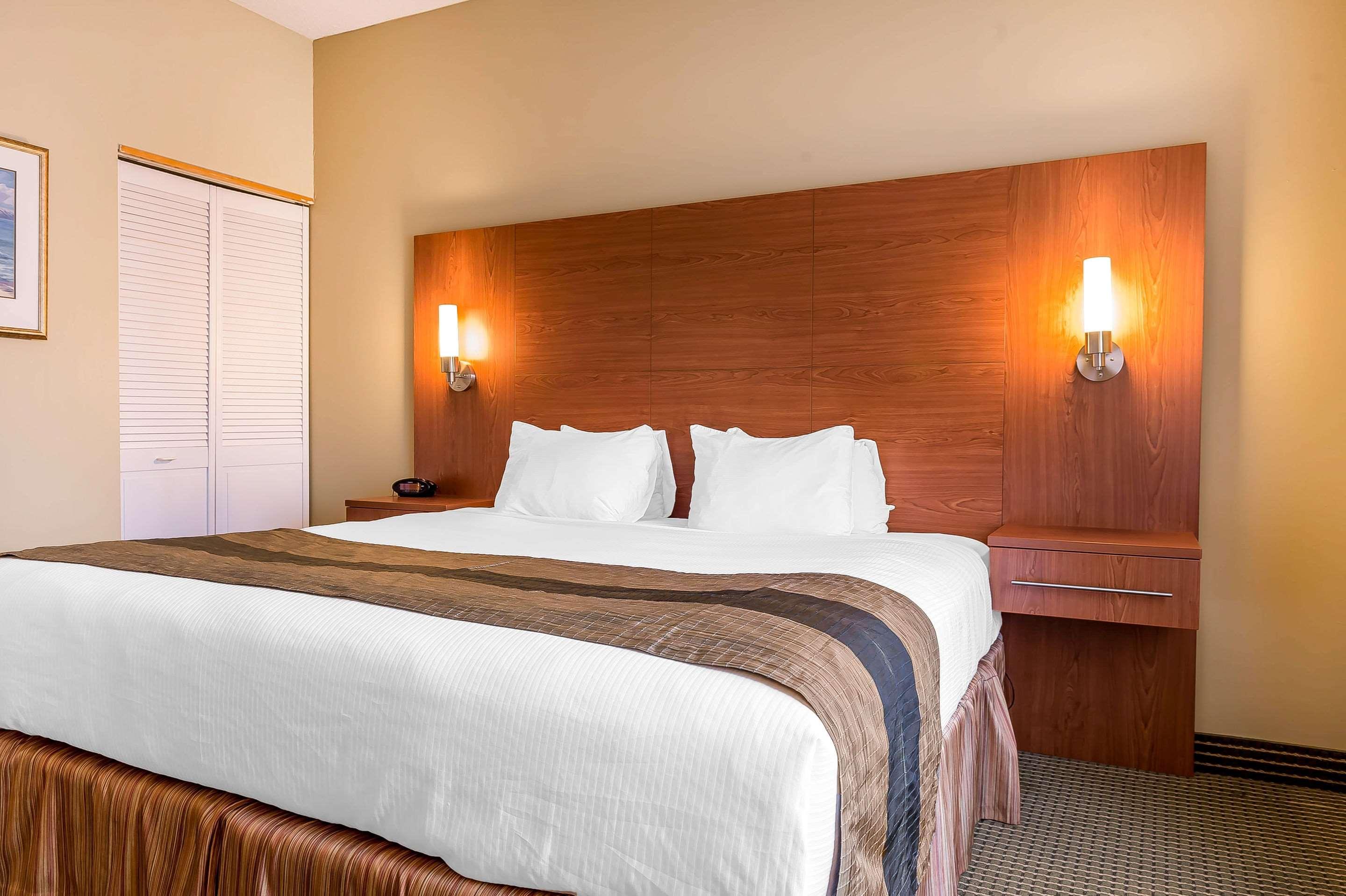Quality Inn & Suites Hawkesbury Εξωτερικό φωτογραφία