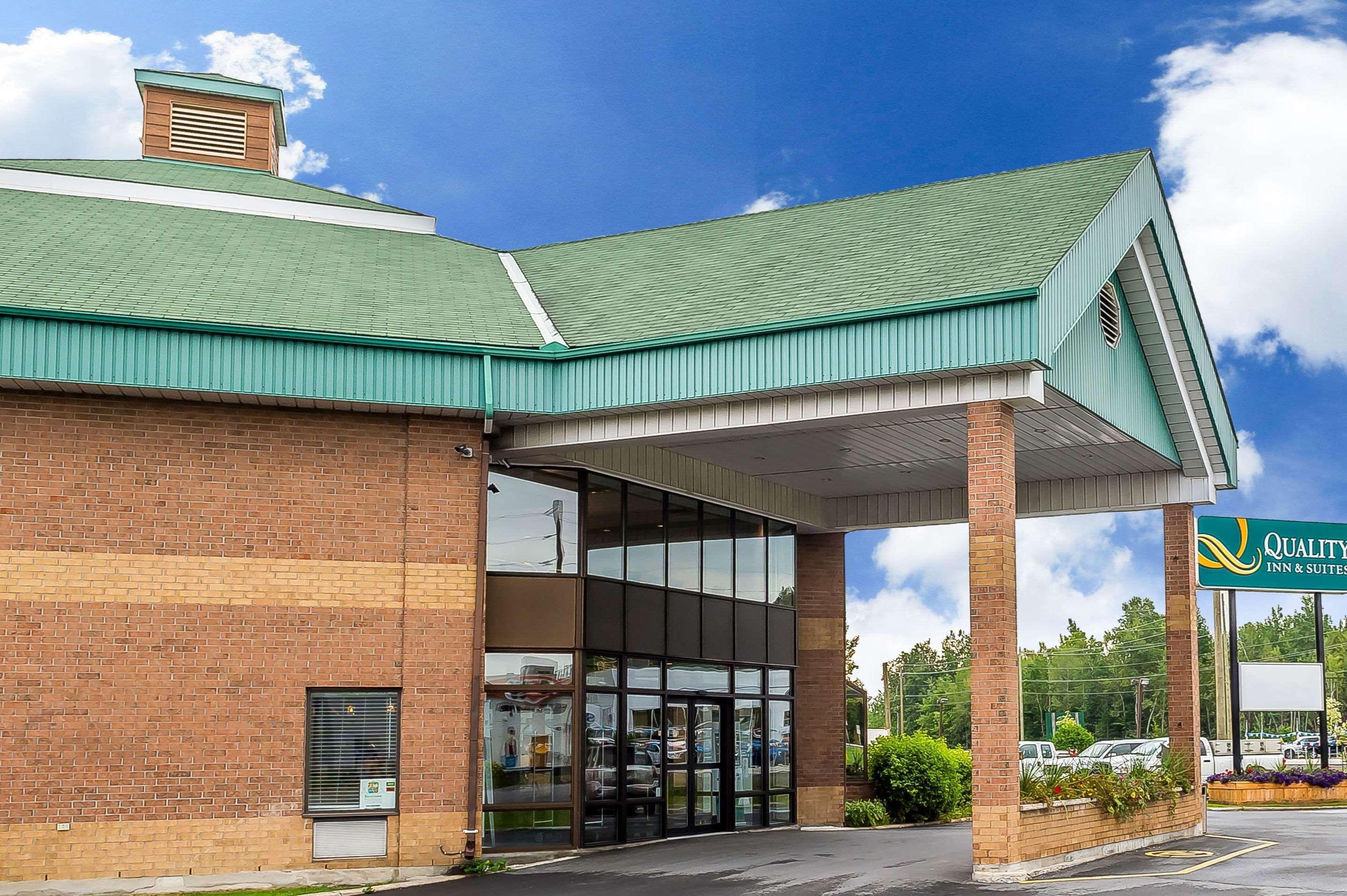 Quality Inn & Suites Hawkesbury Εξωτερικό φωτογραφία