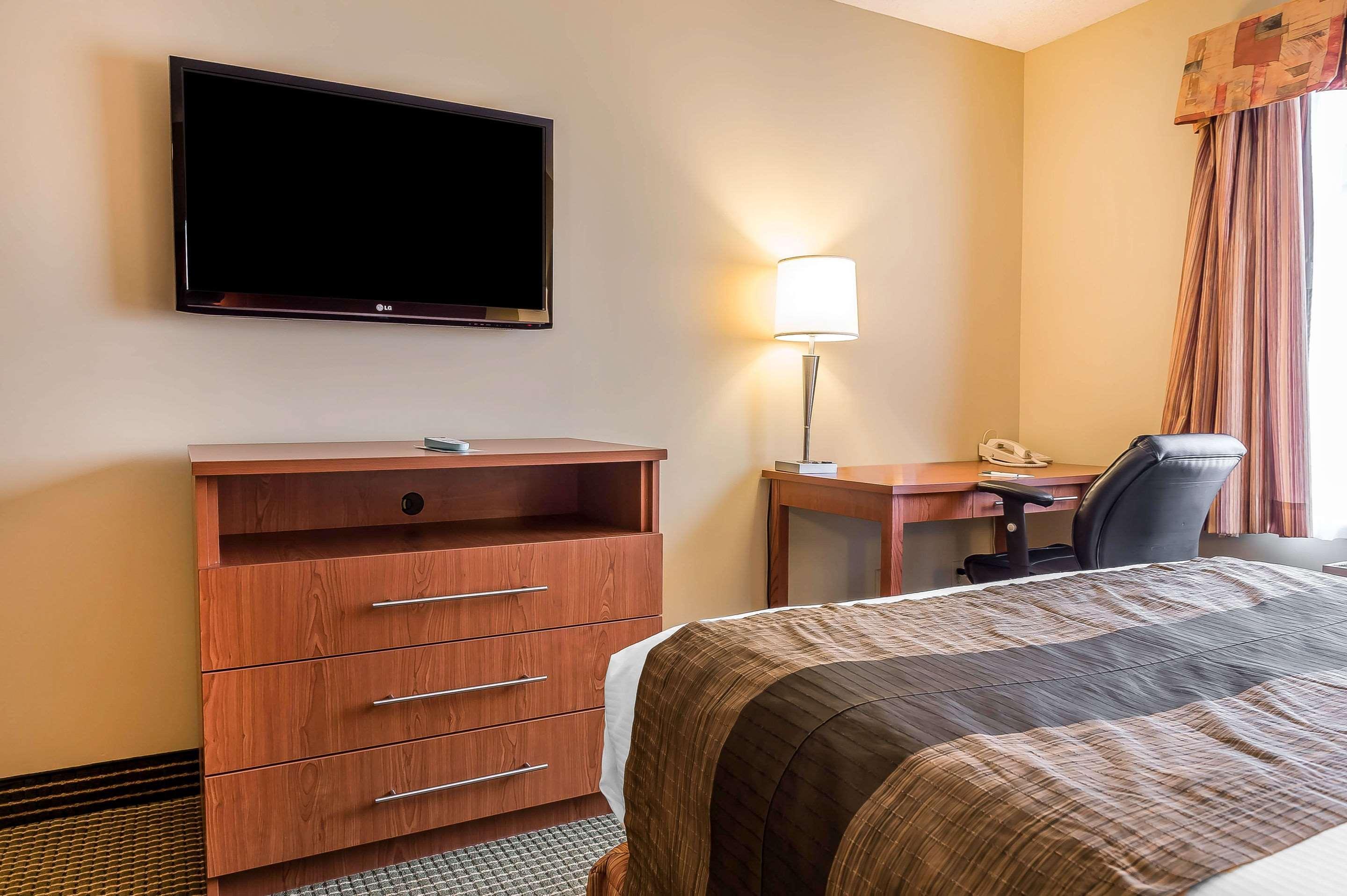 Quality Inn & Suites Hawkesbury Εξωτερικό φωτογραφία