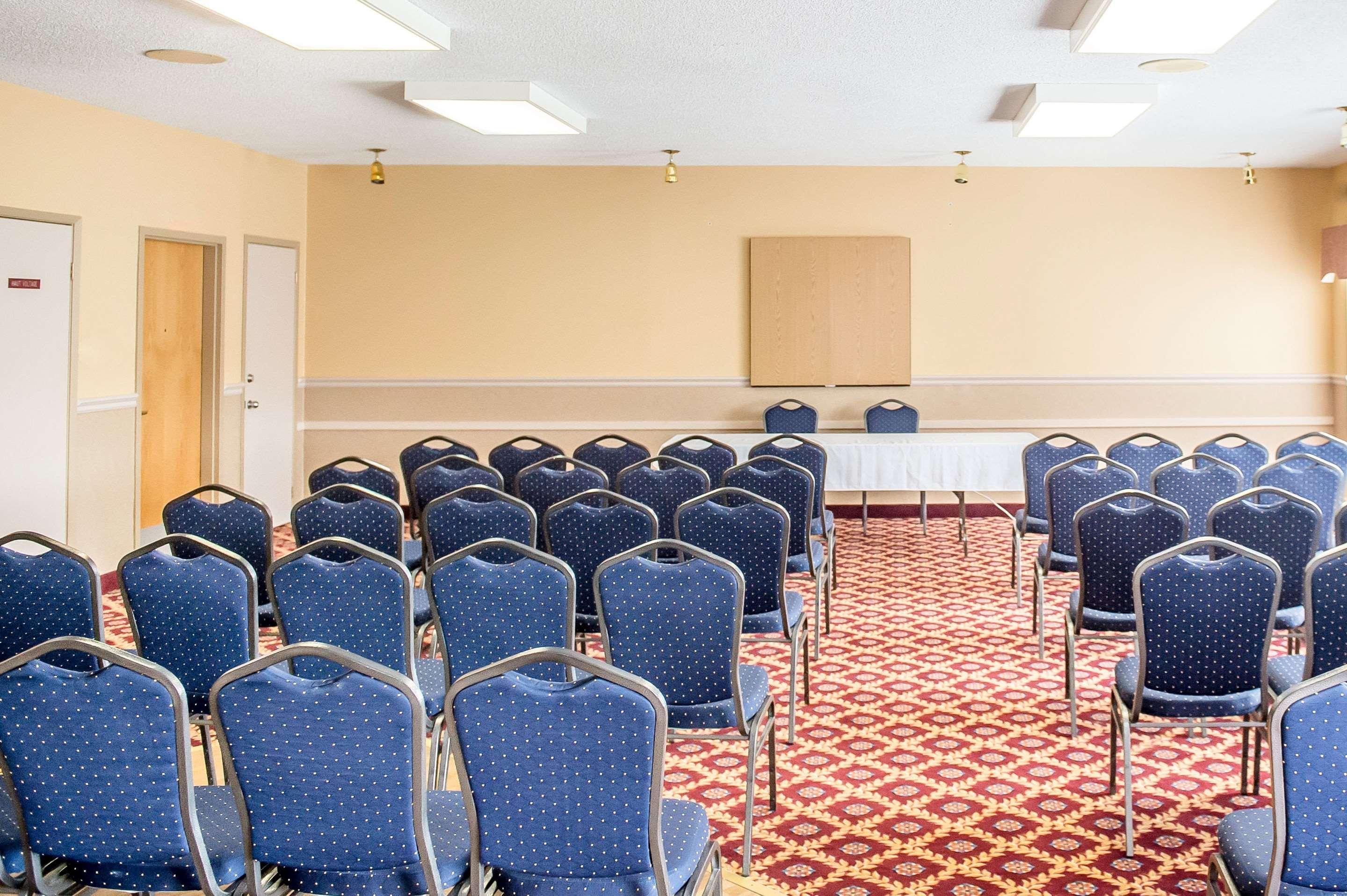 Quality Inn & Suites Hawkesbury Εξωτερικό φωτογραφία