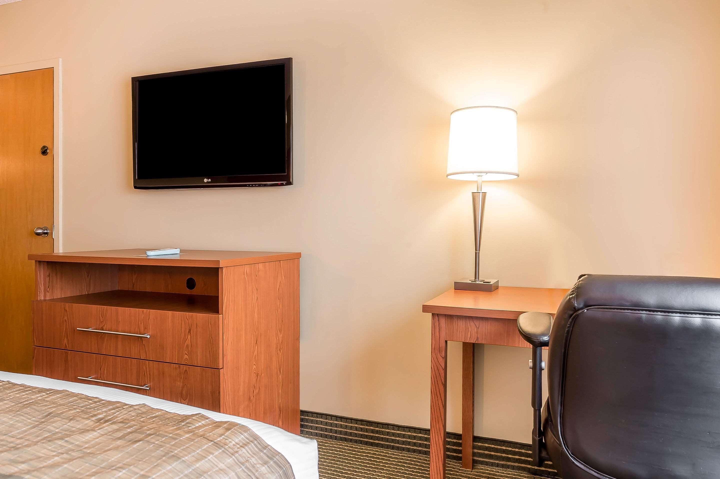 Quality Inn & Suites Hawkesbury Εξωτερικό φωτογραφία