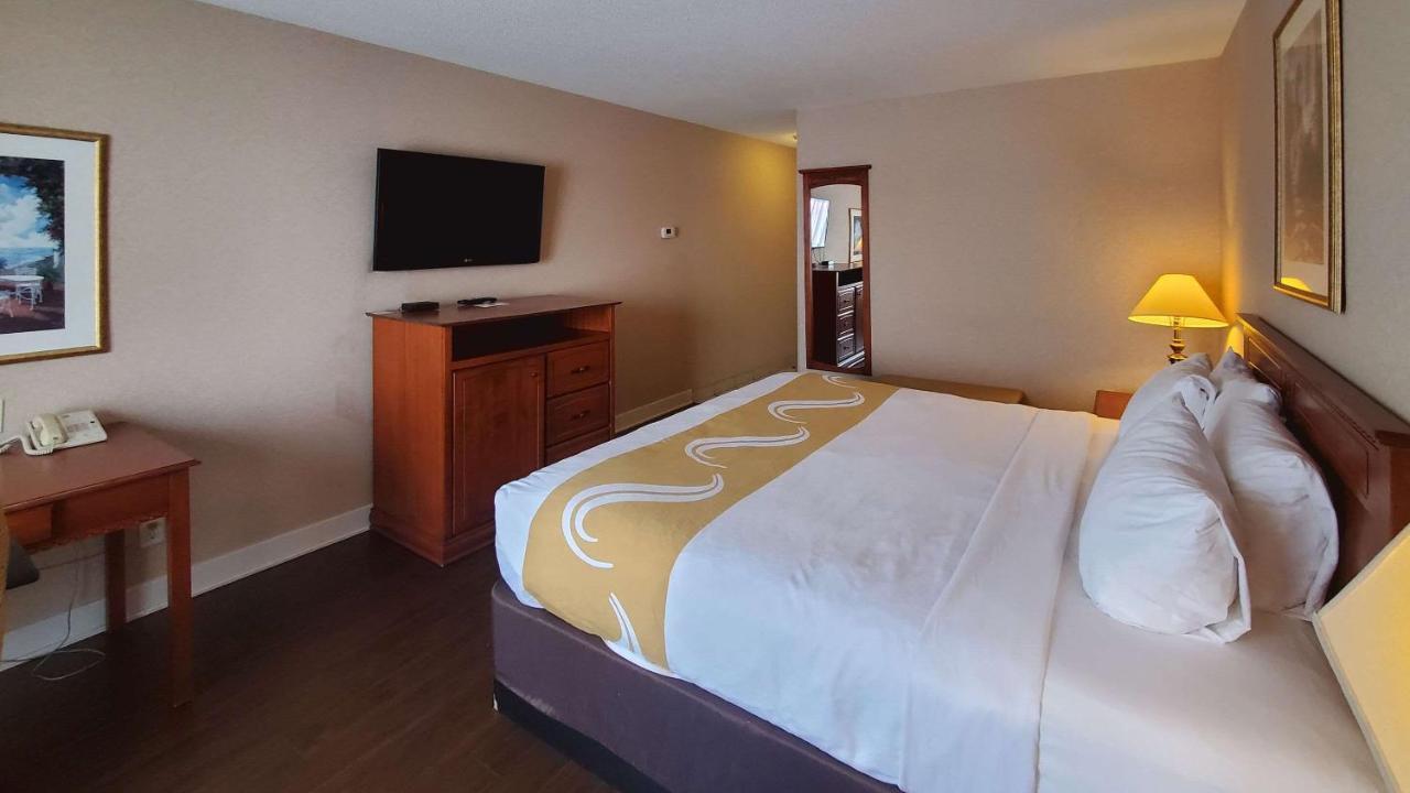 Quality Inn & Suites Hawkesbury Εξωτερικό φωτογραφία