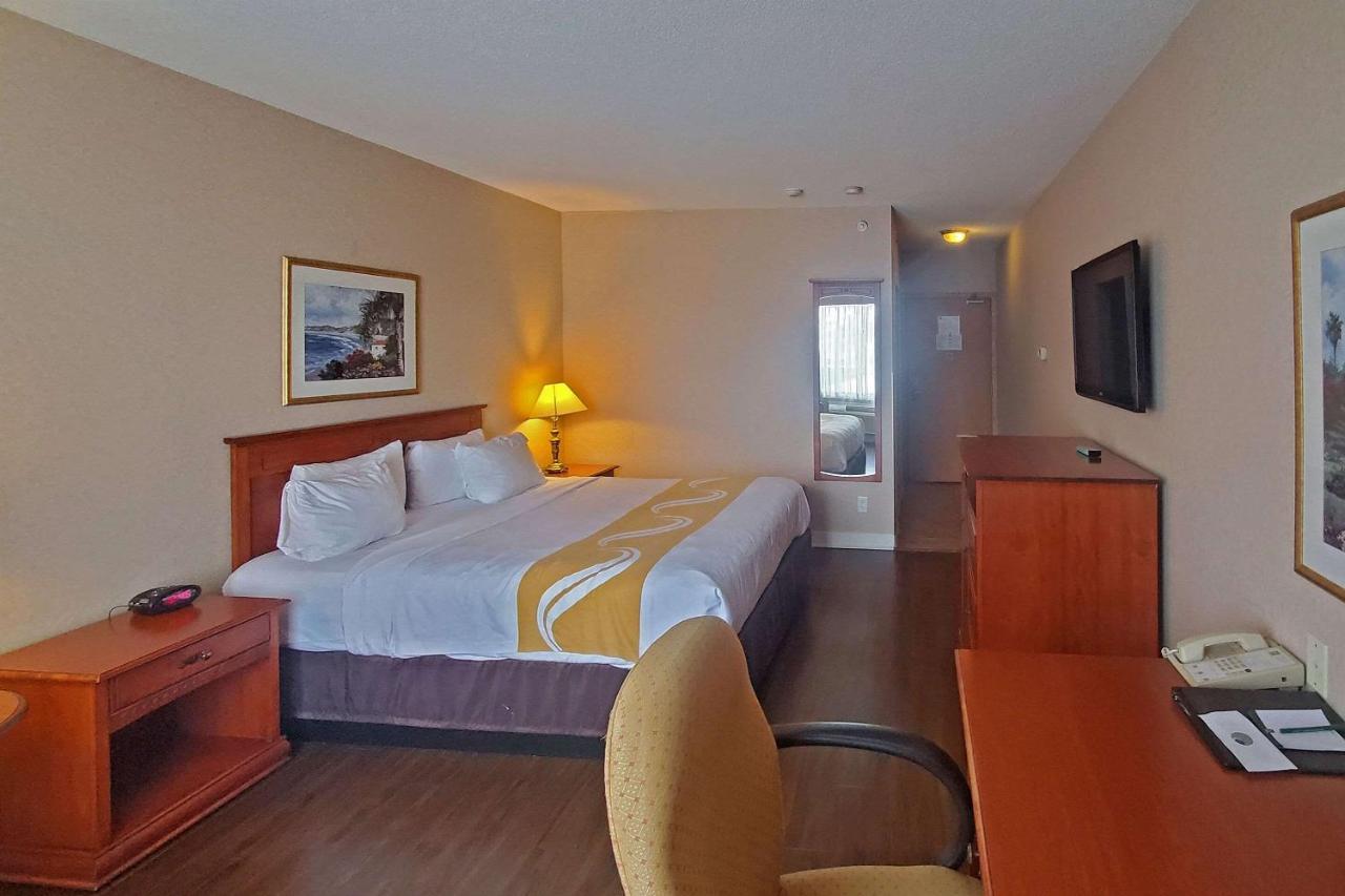 Quality Inn & Suites Hawkesbury Εξωτερικό φωτογραφία