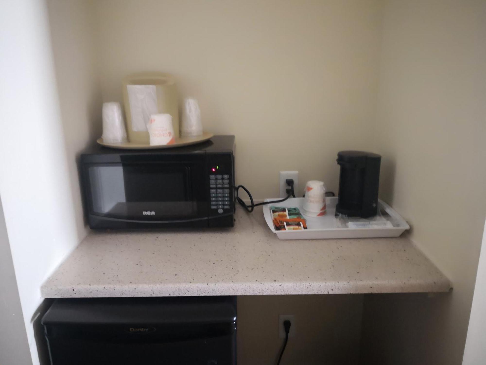 Quality Inn & Suites Hawkesbury Εξωτερικό φωτογραφία