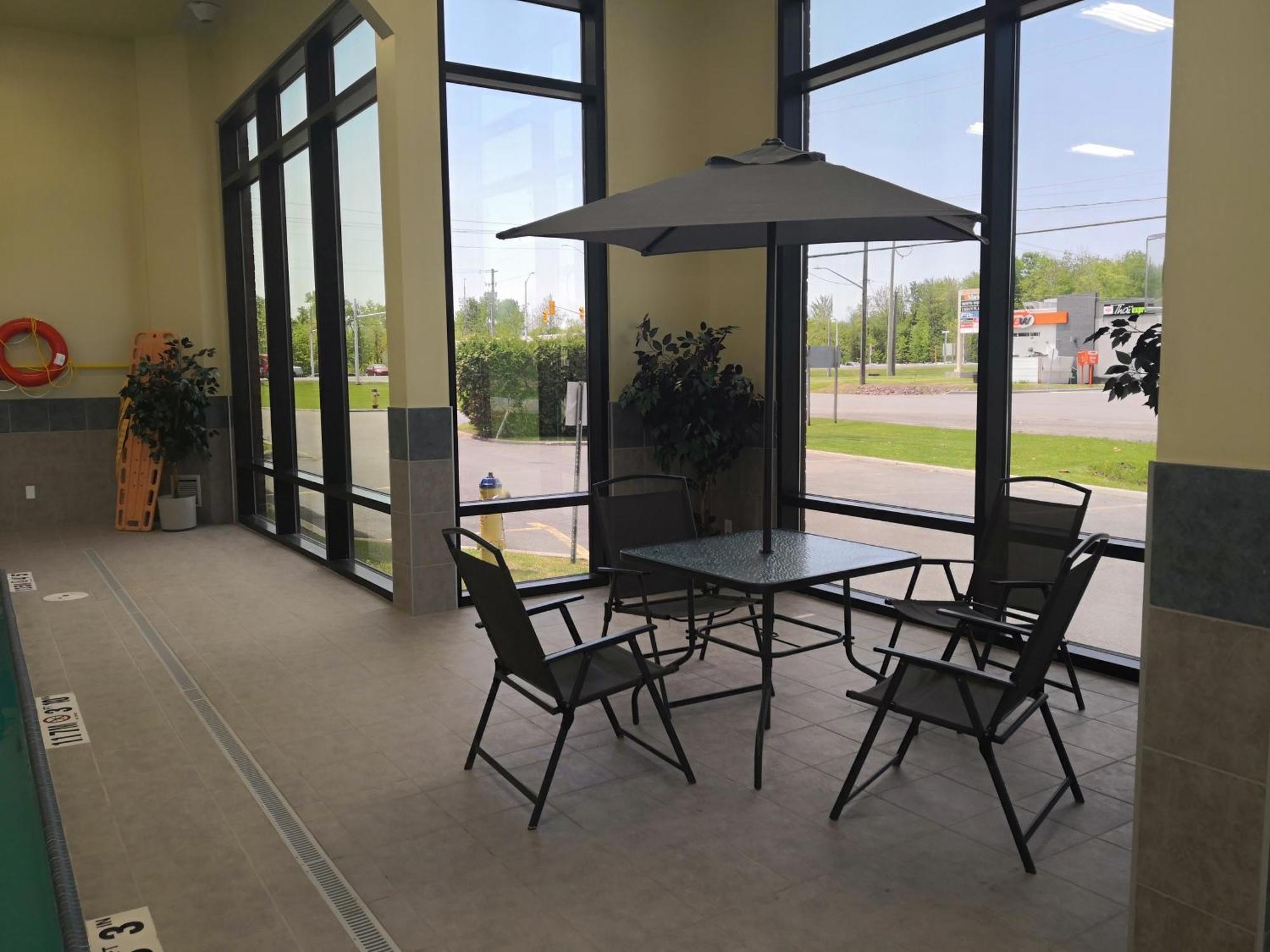 Quality Inn & Suites Hawkesbury Εξωτερικό φωτογραφία
