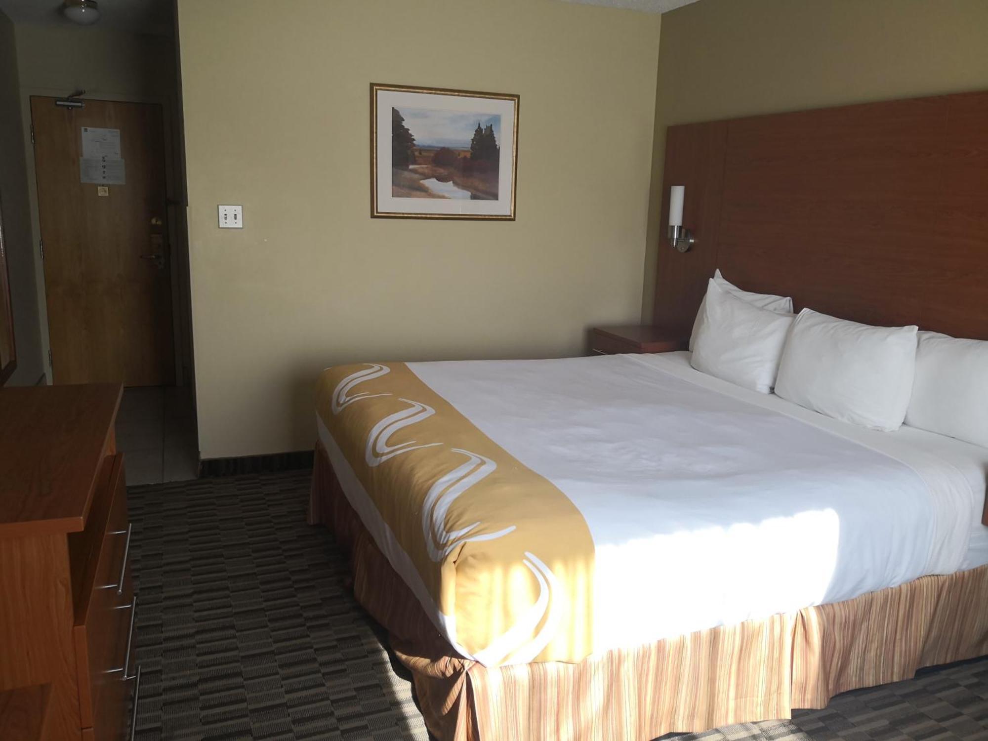 Quality Inn & Suites Hawkesbury Εξωτερικό φωτογραφία