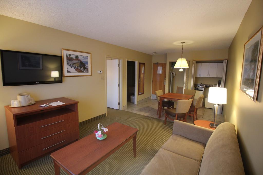 Quality Inn & Suites Hawkesbury Εξωτερικό φωτογραφία