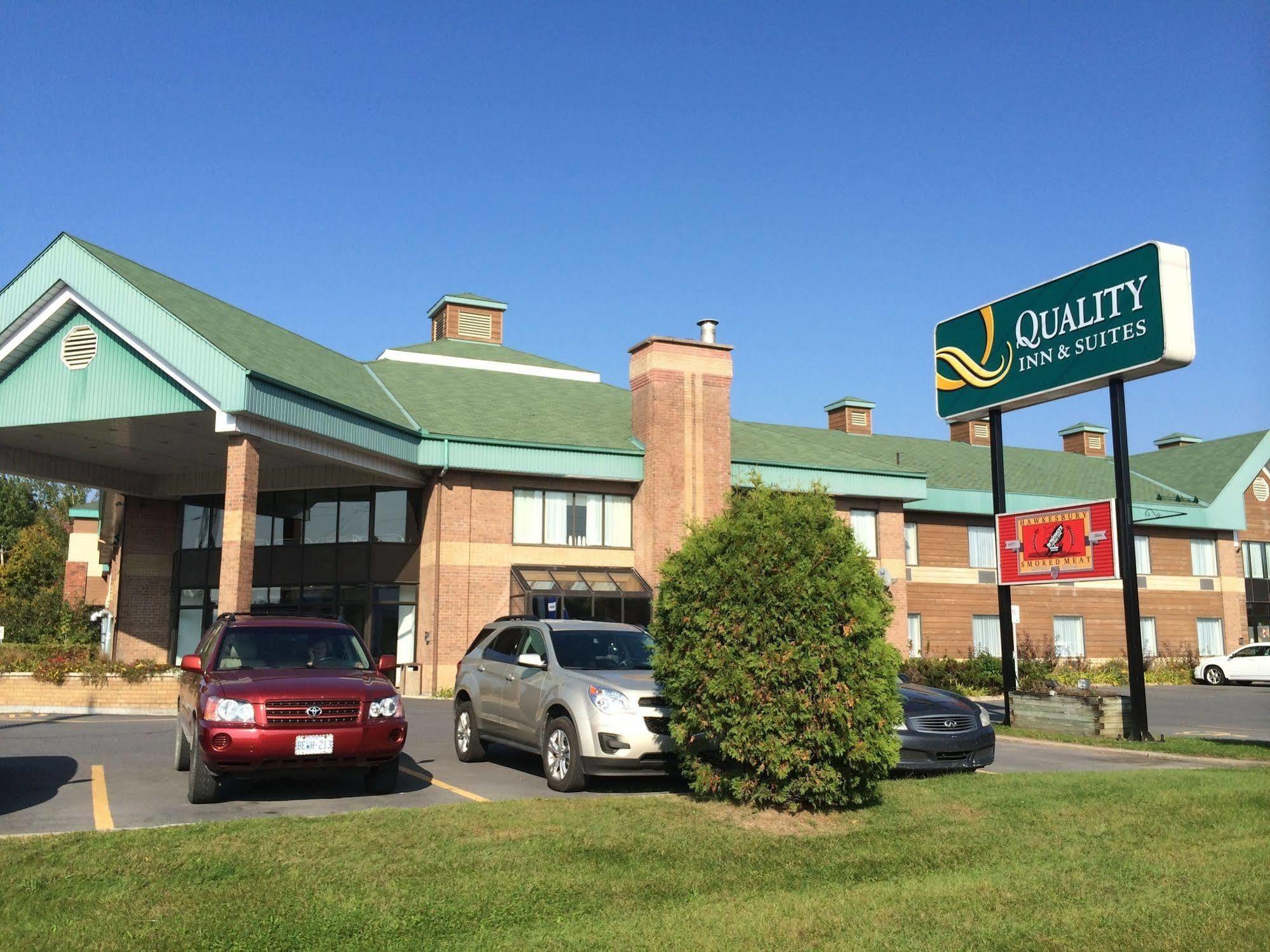 Quality Inn & Suites Hawkesbury Εξωτερικό φωτογραφία