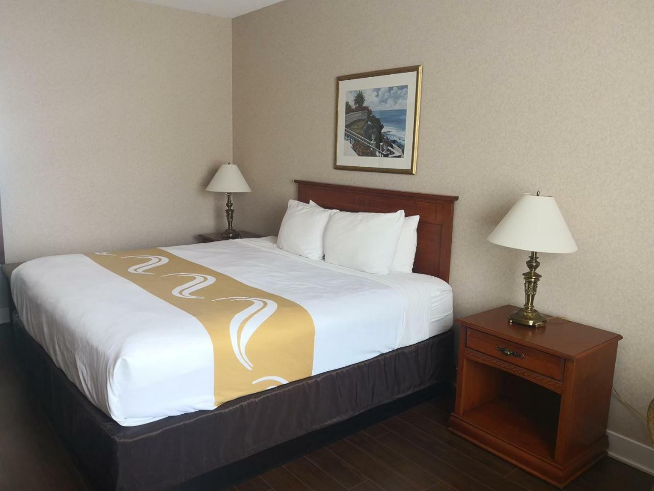 Quality Inn & Suites Hawkesbury Εξωτερικό φωτογραφία