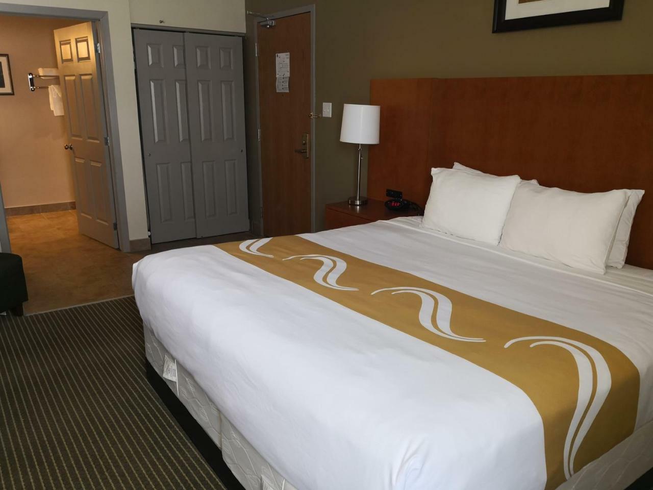 Quality Inn & Suites Hawkesbury Εξωτερικό φωτογραφία